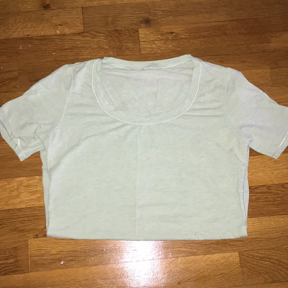 Lululemon size 2 mint green T-shirt workout top